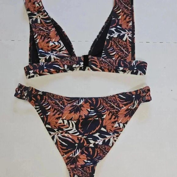 Nasty Gal Just Add Water Leaf Halter Bikini Top And BottomSZ 6 - Picture 5 of 16